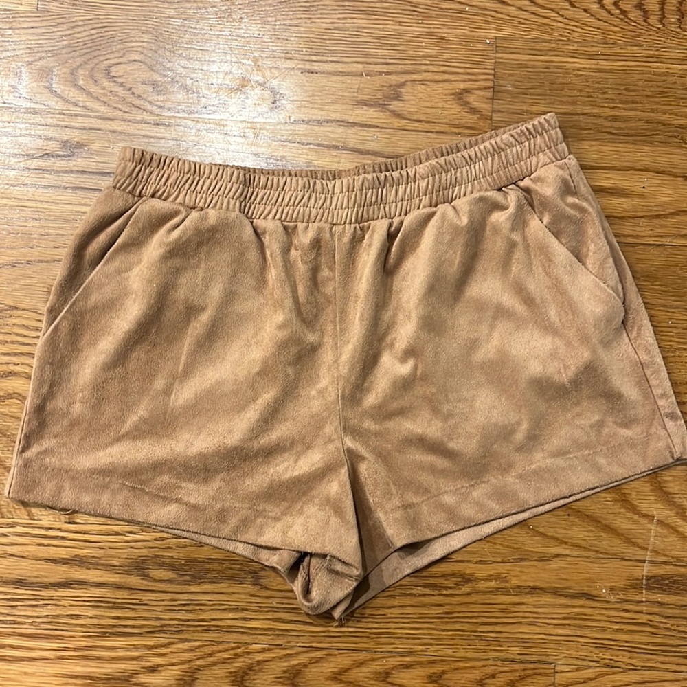 SOLD: F21 Faux Suede Shorts M